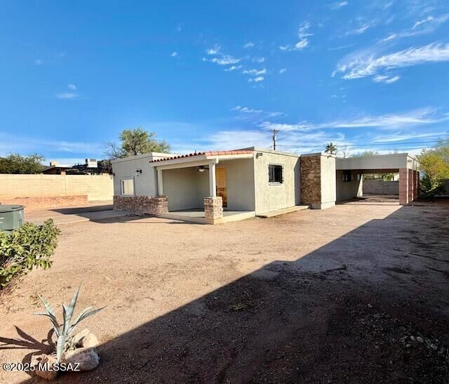 1633 S Camino Del Sierra  Tucson AZ 85713 photo