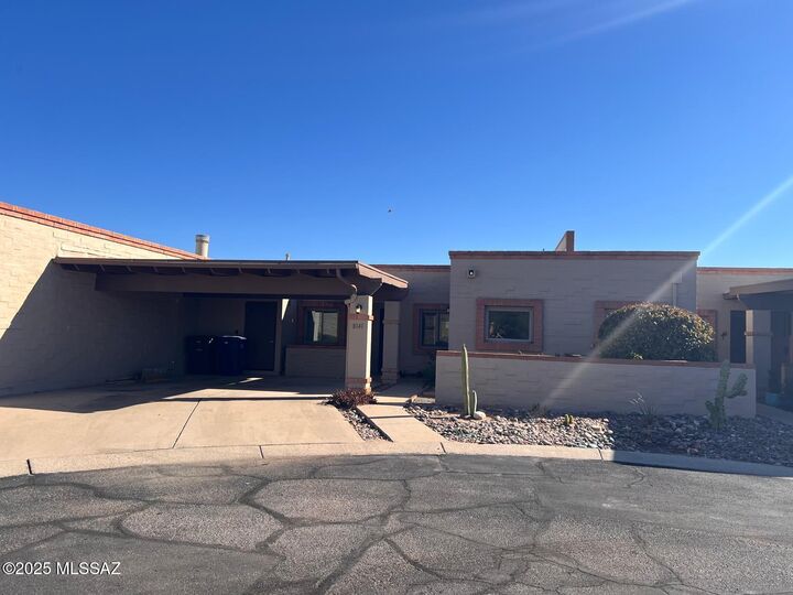 8141 E Daniella Circle  Tucson AZ 85715 photo