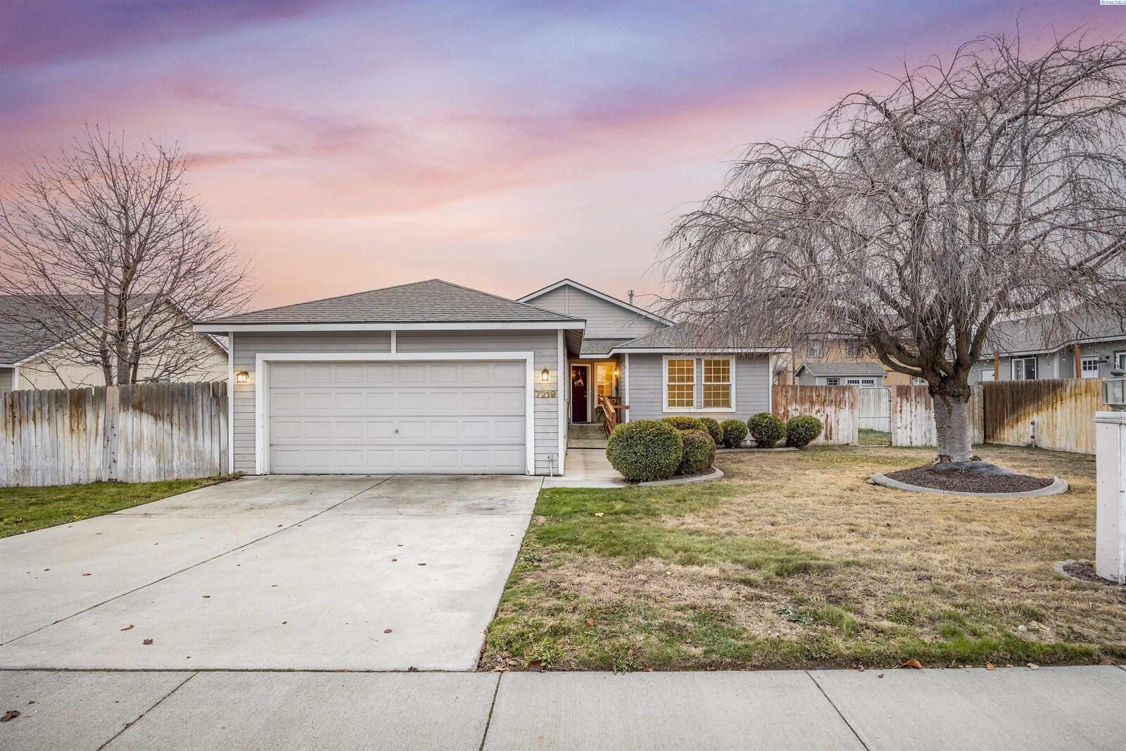 Property Photo: 7219 W 4th Ave WA 99336