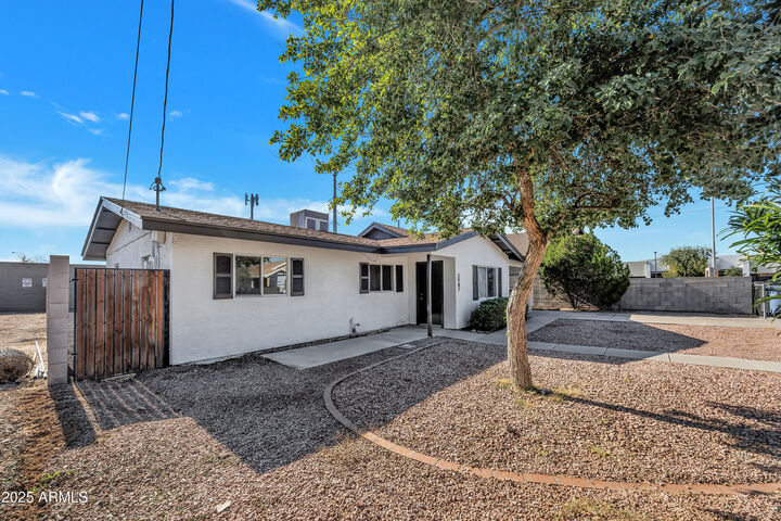 Property Photo:  3987 W Calle Segunda --  AZ 85226 