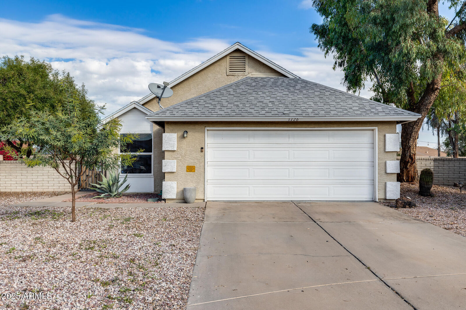 Property Photo:  1726 E Juanita Avenue  AZ 85204 