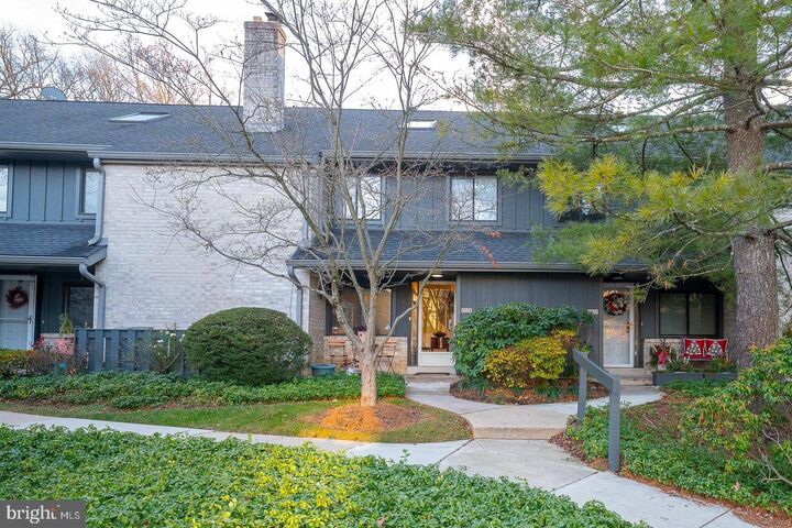 Property Photo:  521 Foxwood Lane 521  PA 19301 