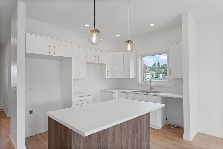 Property Photo:  18 Rue Du-Mi-Ro Street  MB R0A 1T0 