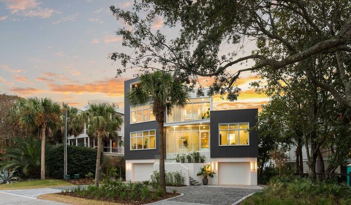 Property Photo: 304 Carolina Boulevard SC 29451