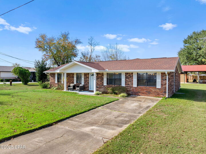 Property Photo: 5544 Lakewood Circle FL 32404