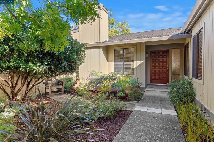 Property Photo:  3171 Lippizaner Ln  CA 94598 