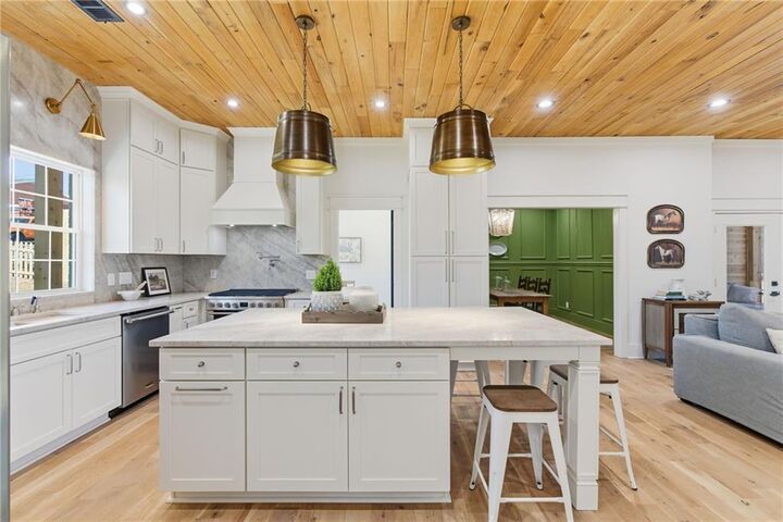 Property Photo:  542 Sugar Hill Drive NW  GA 30060 