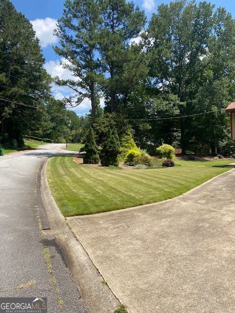 Property Photo:  725 Navarre Drive  GA 30087 