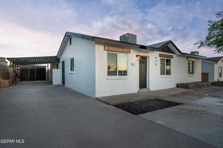 Property Photo:  936 Lariat Street  TX 79915 