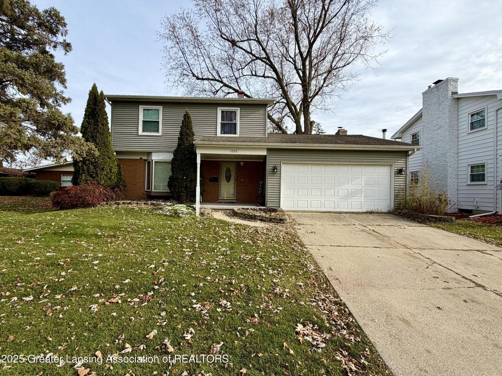 Property Photo:  1222 Ravenswood Drive  MI 48917 