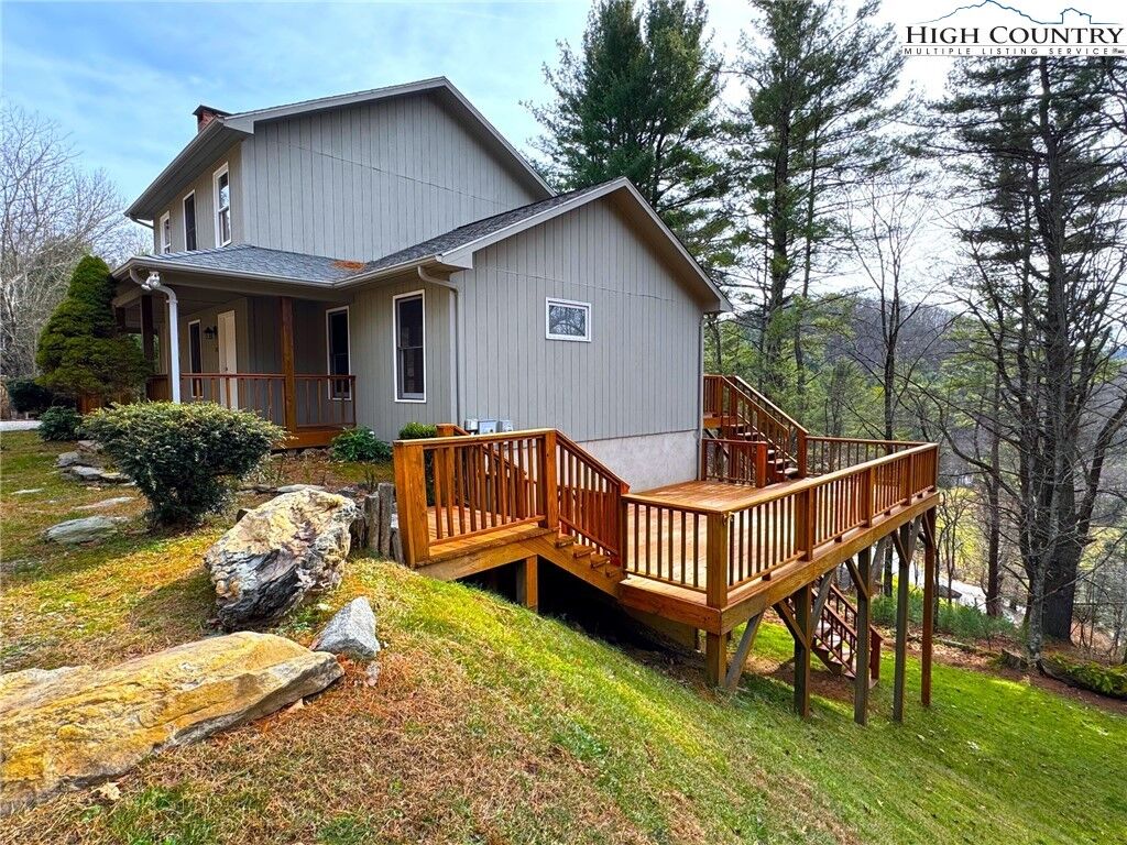 Property Photo:  240 Hiview Drive  NC 25615 