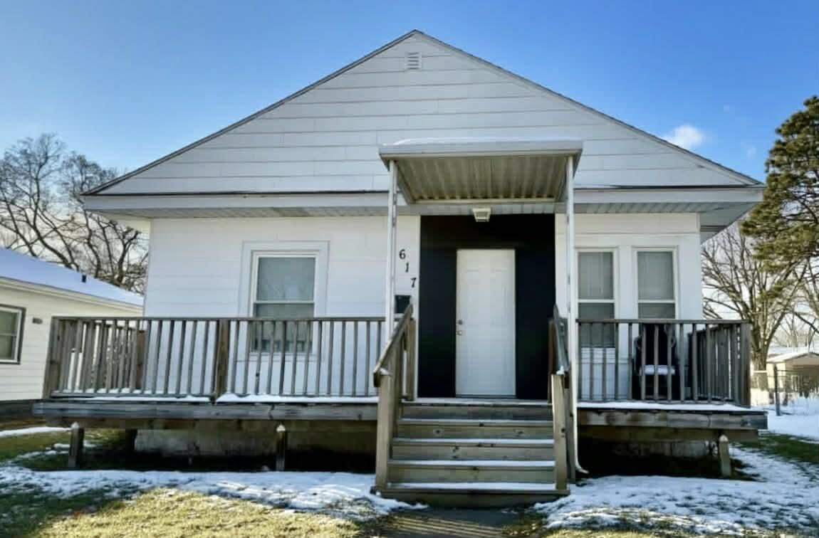 Property Photo: 617 Boston Avenue IA 50703