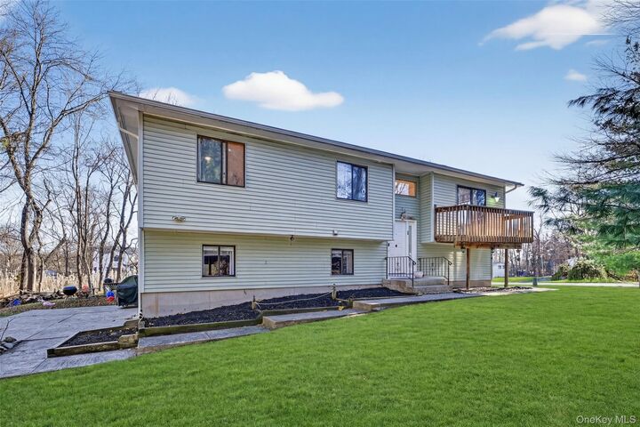 Property Photo:  10 Pauline Court  NY 10977 