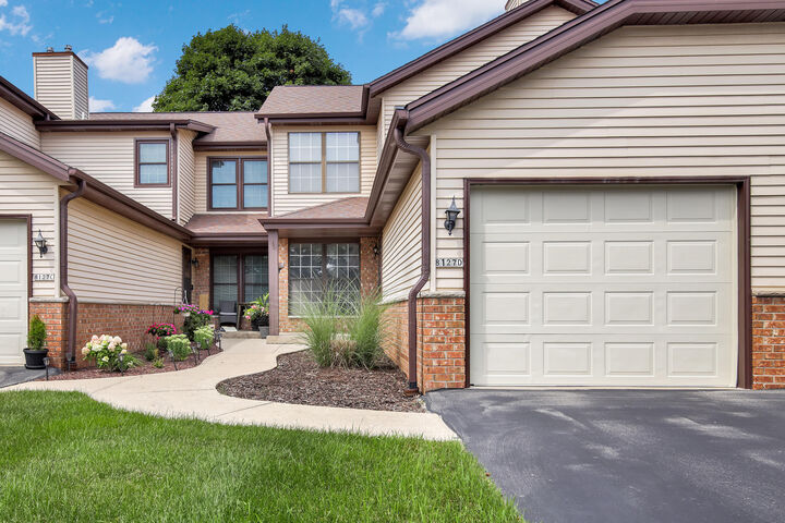 Property Photo:  8127 S Legend Dr D  WI 53132 