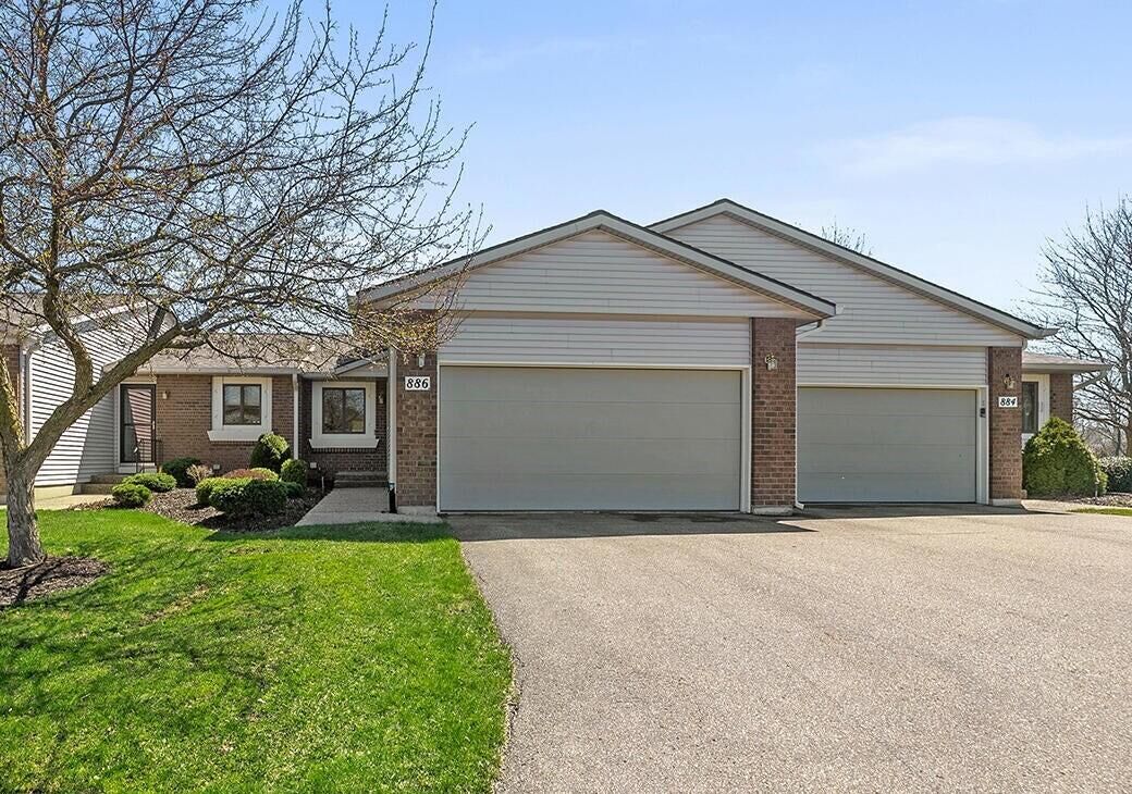 Property Photo:  886 Creekridge Drive  MI 49423 