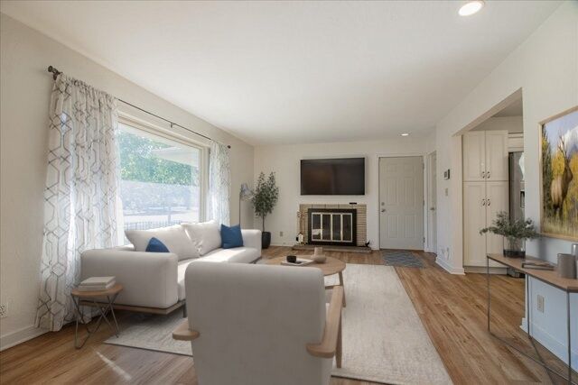 Property Photo: 1621 Mayfield Avenue IL 60435