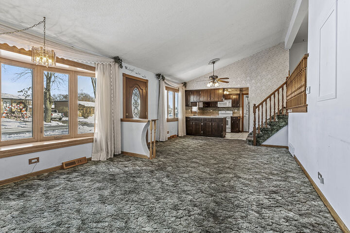 Property Photo: 4317 W Linecrest Drive IL 60803