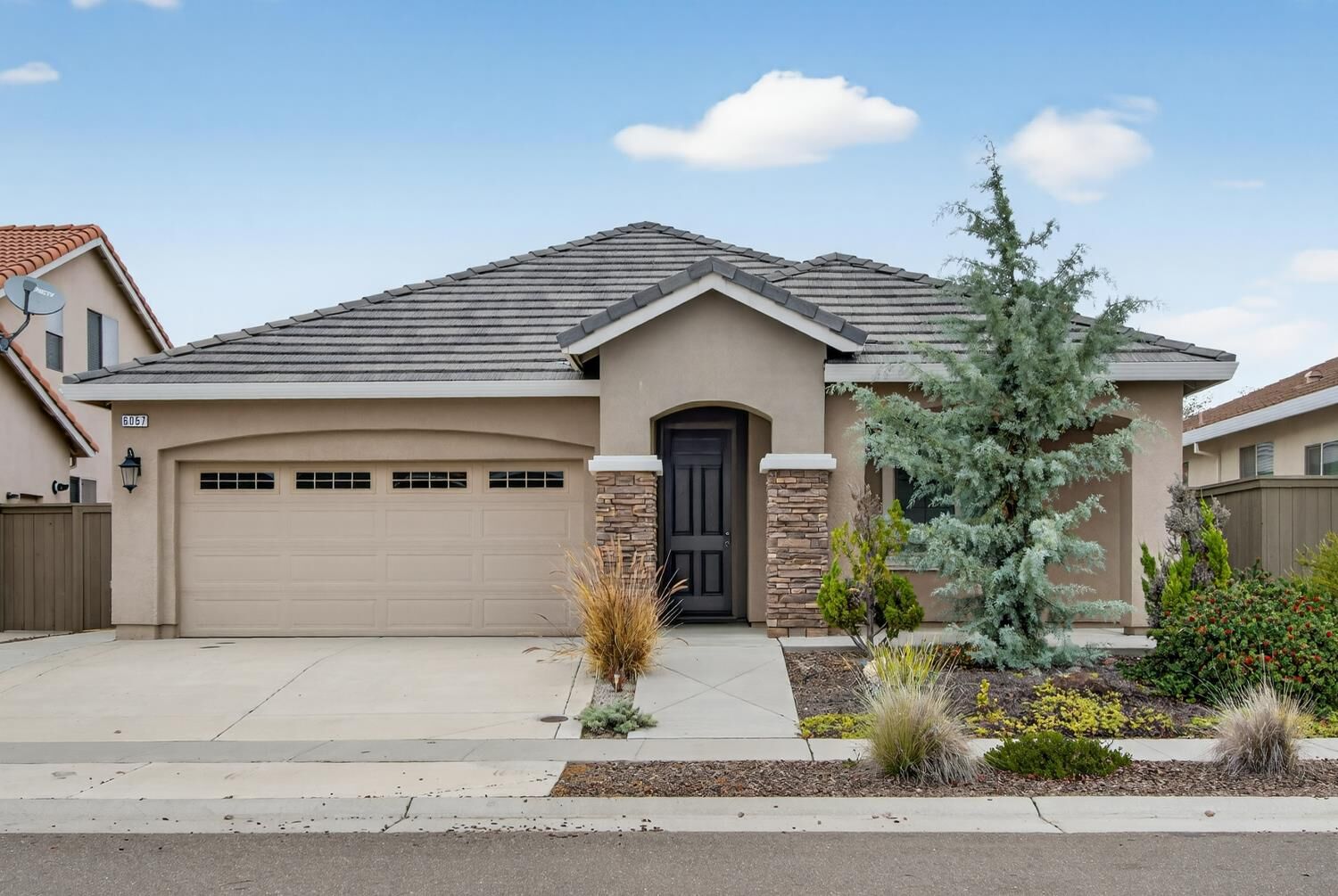 Property Photo: 6057 Belfast Way CA 95747