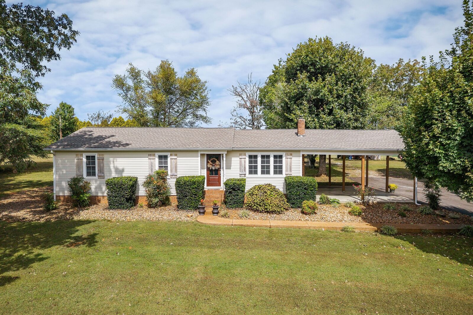 Property Photo:  293 Airport Dr  TN 37110 