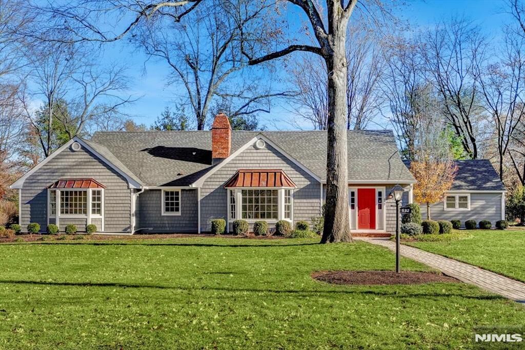 Property Photo: 632 Fairview Place NJ 07481