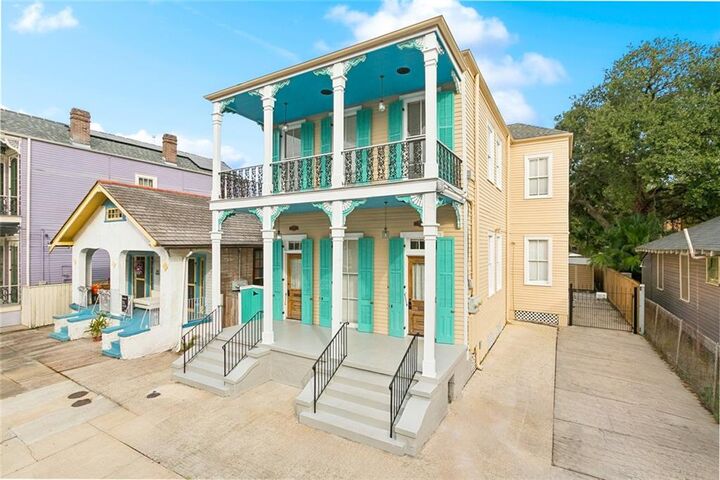 Property Photo:  813 15 Spain Street  LA 70117 