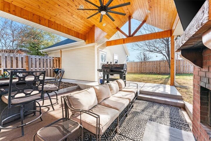 Property Photo: 6629 S Tall Oaks Loop AR 72762