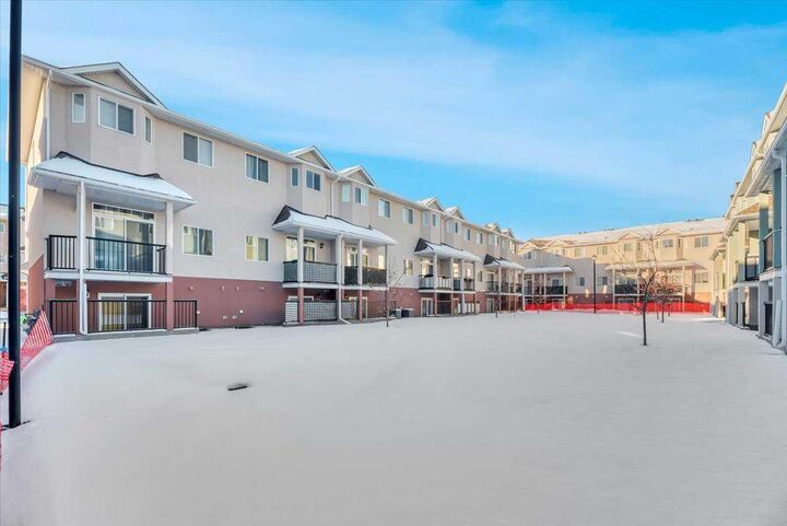 Photo de la propriété: 124 Strathcona Circle AB T1P 0B1