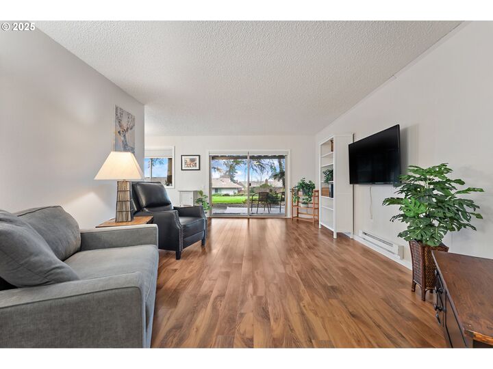 Property Photo: 11510 SW Crown Dr 5 OR 97224