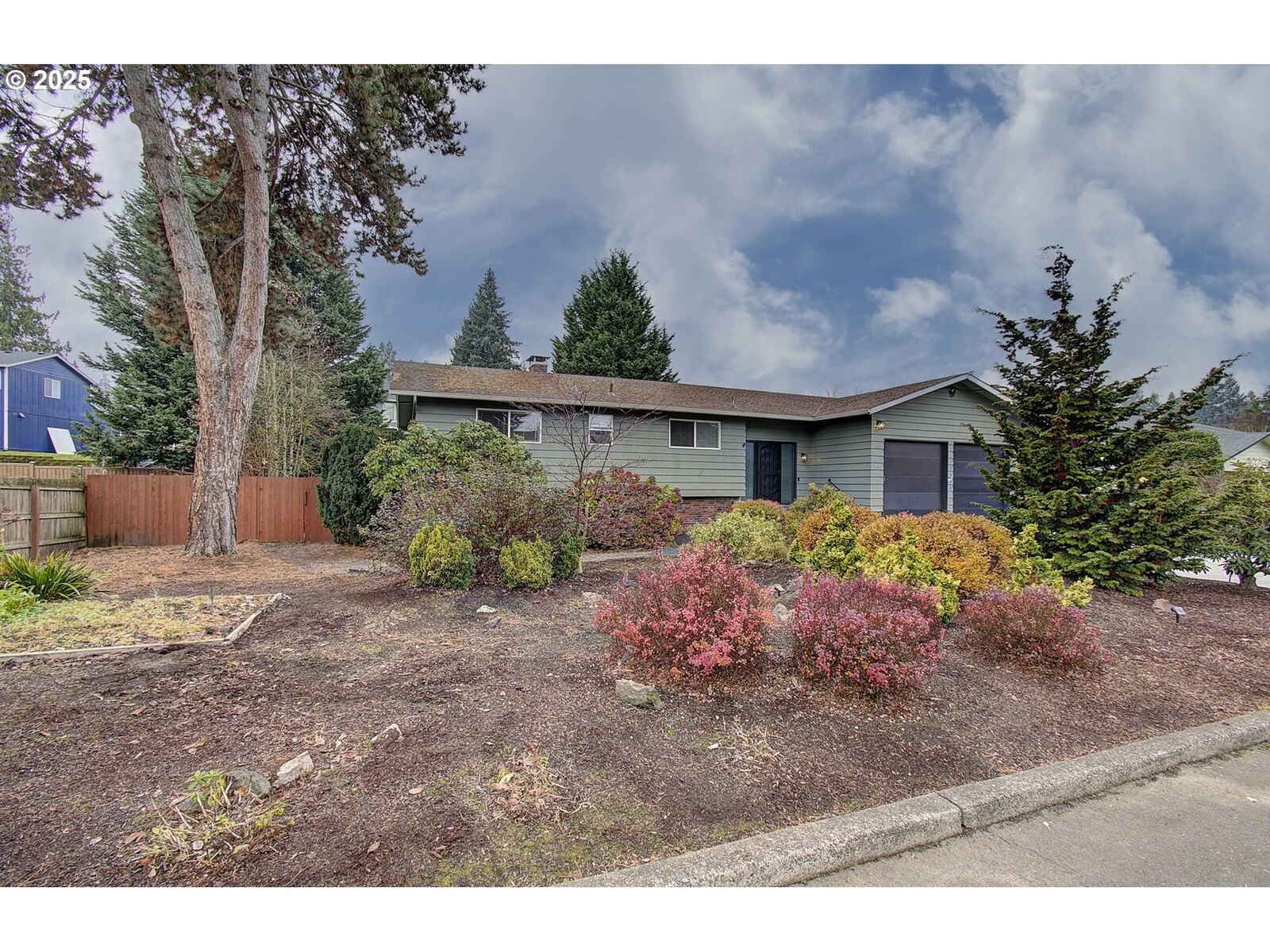 Property Photo: 12000 NW 9th Ave WA 98685