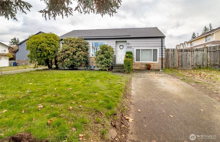 Property Photo:  4435 S 144th St  WA 98168 