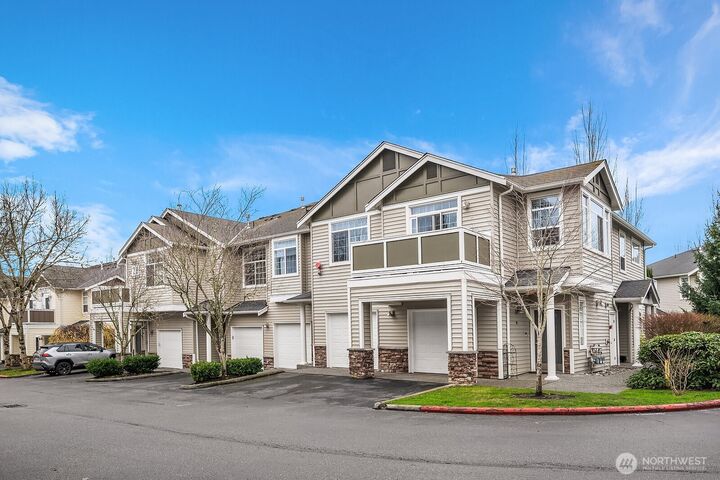 1855  Trossachs Boulevard SE 2606  Sammamish WA 98075 photo