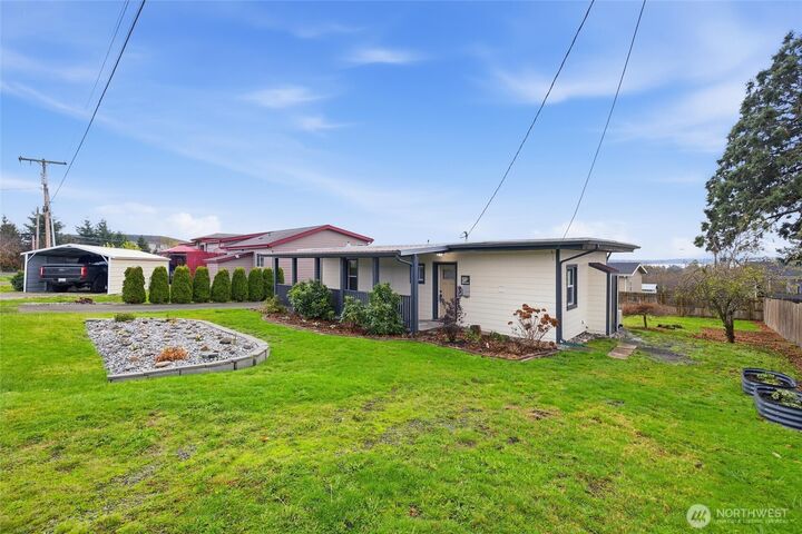 Property Photo:  5515  Hillvue  WA 98230 