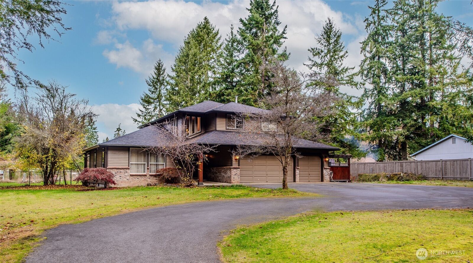 Property Photo: 19516 SE 324th Street WA 98042