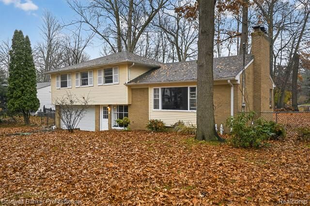 Property Photo:  4448 Greenwood Drive  MI 48864 