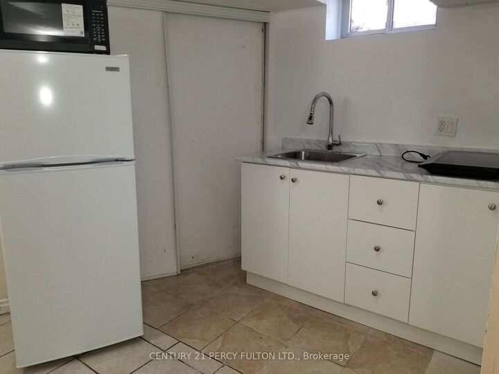 Photo de la propriété:  182 Confederation Drive Basement-2  ON M1G 1B1 