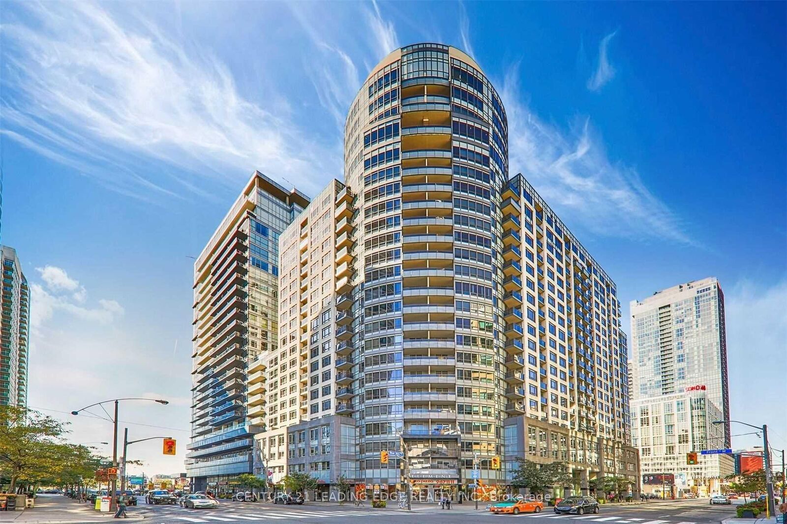 Property Photo:  20 Blue Jays Way 2011  ON M5V 3W6 