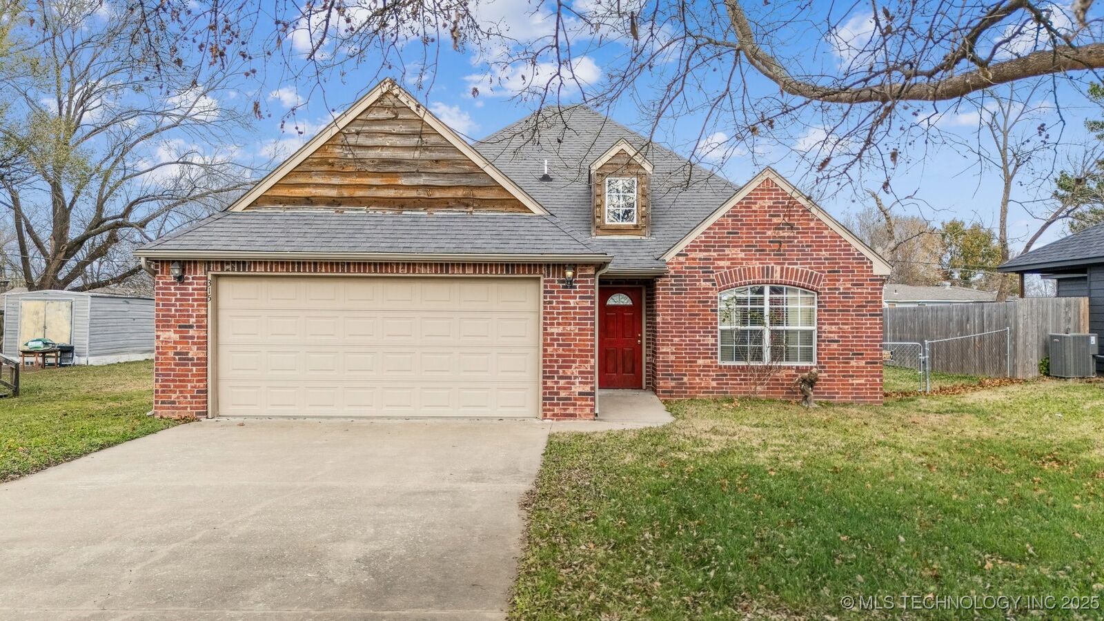 Property Photo: 315 E Oak Street OK 74070