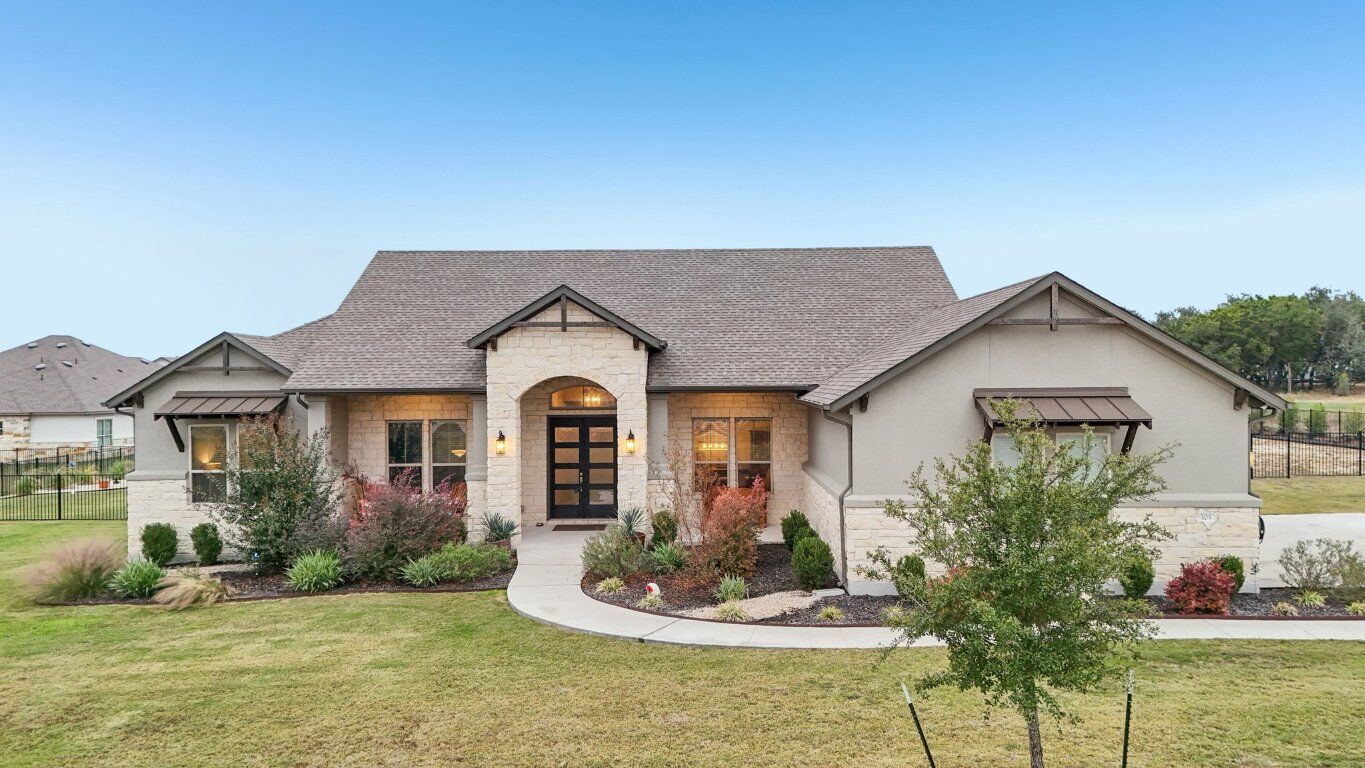 Property Photo: 105 Houston Cove TX 78642