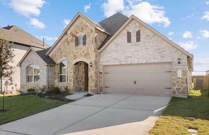 Property Photo: 121 Keswick Street TX 78642