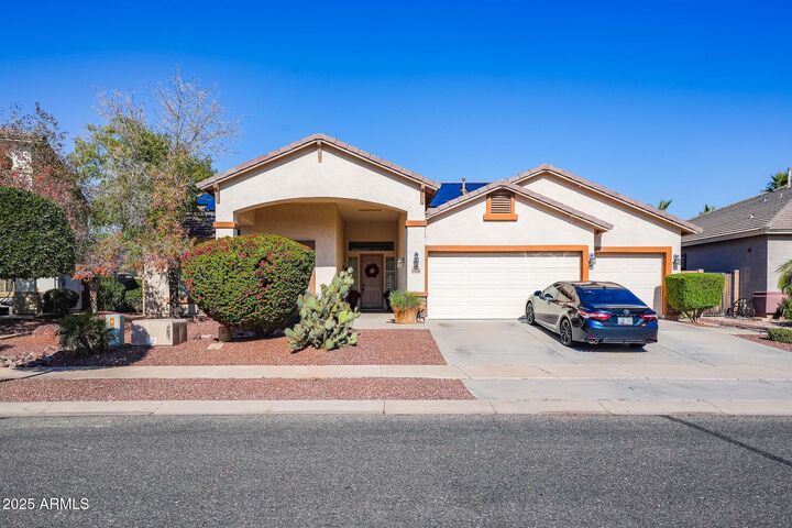 Property Photo: 15850 W Mercer Lane AZ 85379
