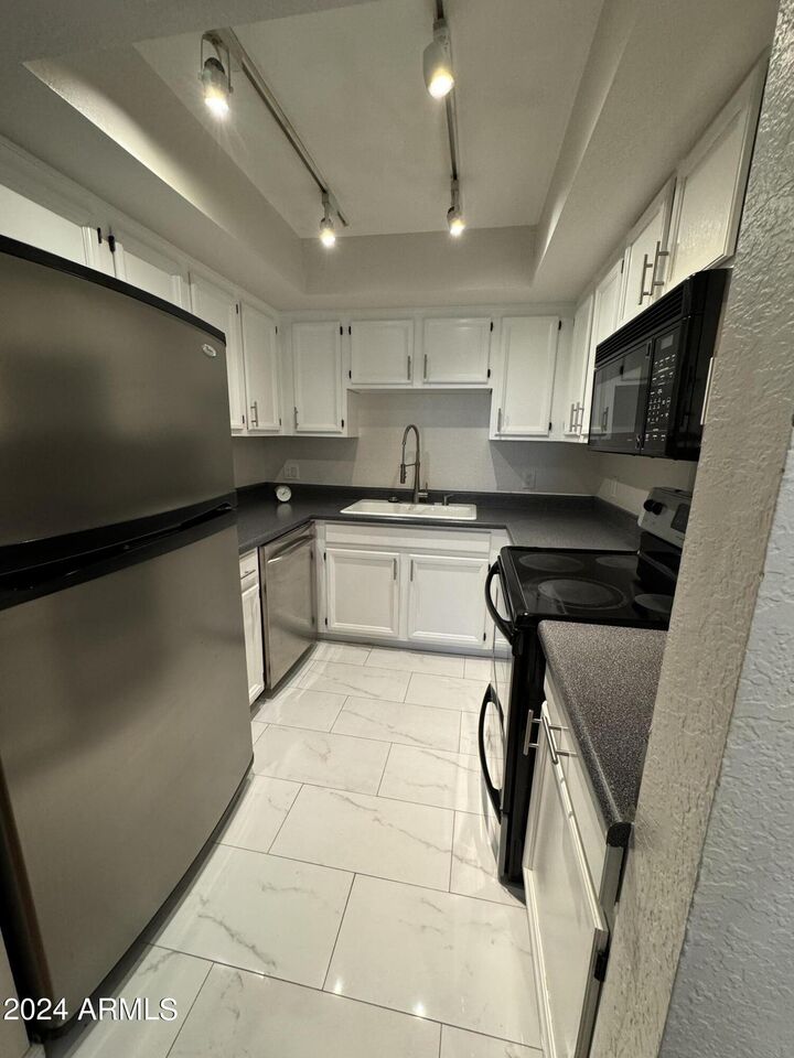 Property Photo:  3002 N 70th Street 222  AZ 85251 