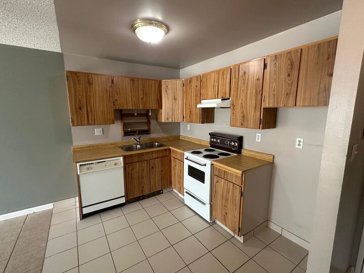 Property Photo: 1122 King Albert Avenue 104 BC V3J 1X7