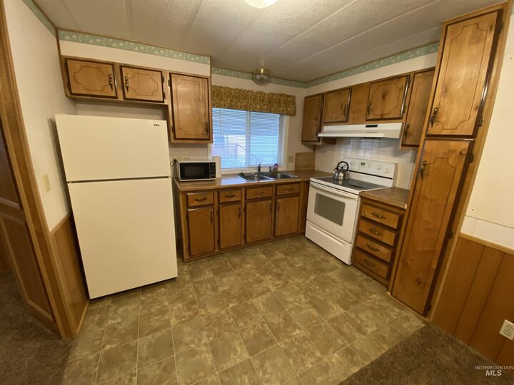 Property Photo: 2205 E Linden 4 ID 83605