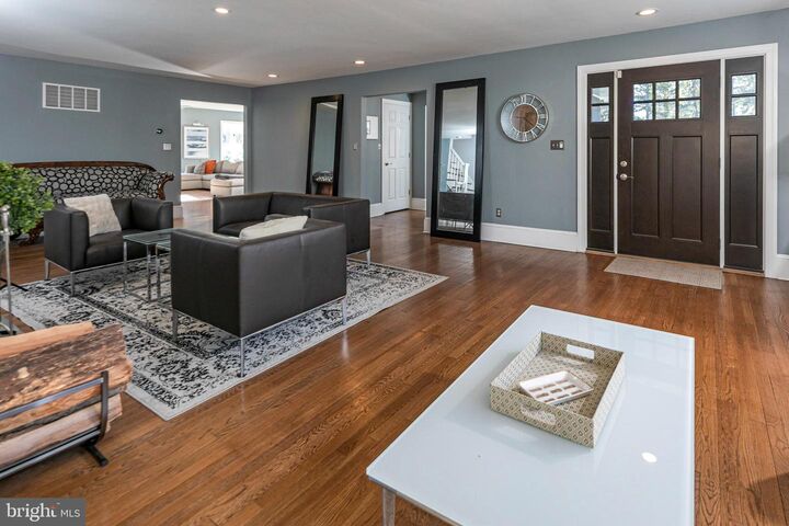 Property Photo:  10 Tall Timbers Drive  NJ 08540 