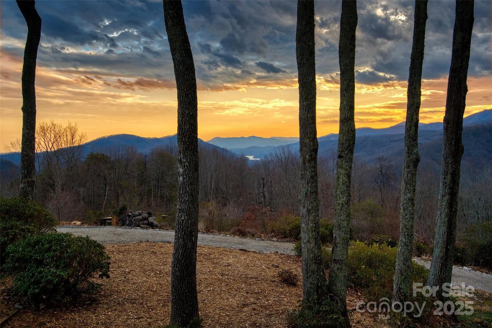 Property Photo: 3107 McKenzie Way N NC 28762