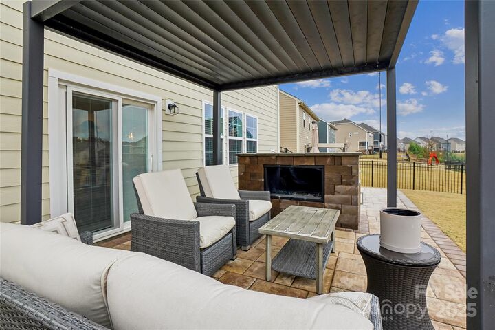 Property Photo:  17312 Snug Harbor Road  NC 28278 