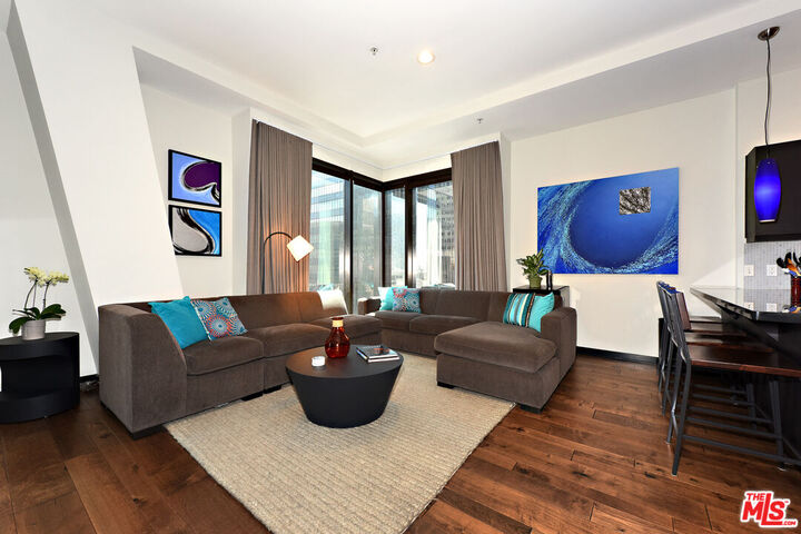 Property Photo: 655 S Hope St CA 90017