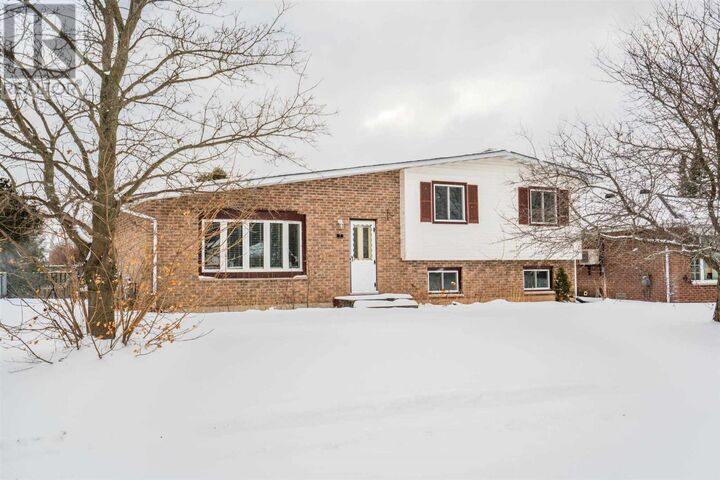 7 Fort Creek Dr  Sault Ste. Marie ON P6C 5T7 photo