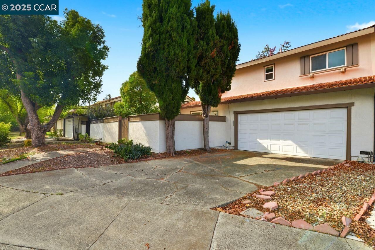 Property Photo: 1135 Corrie Ln CA 94597