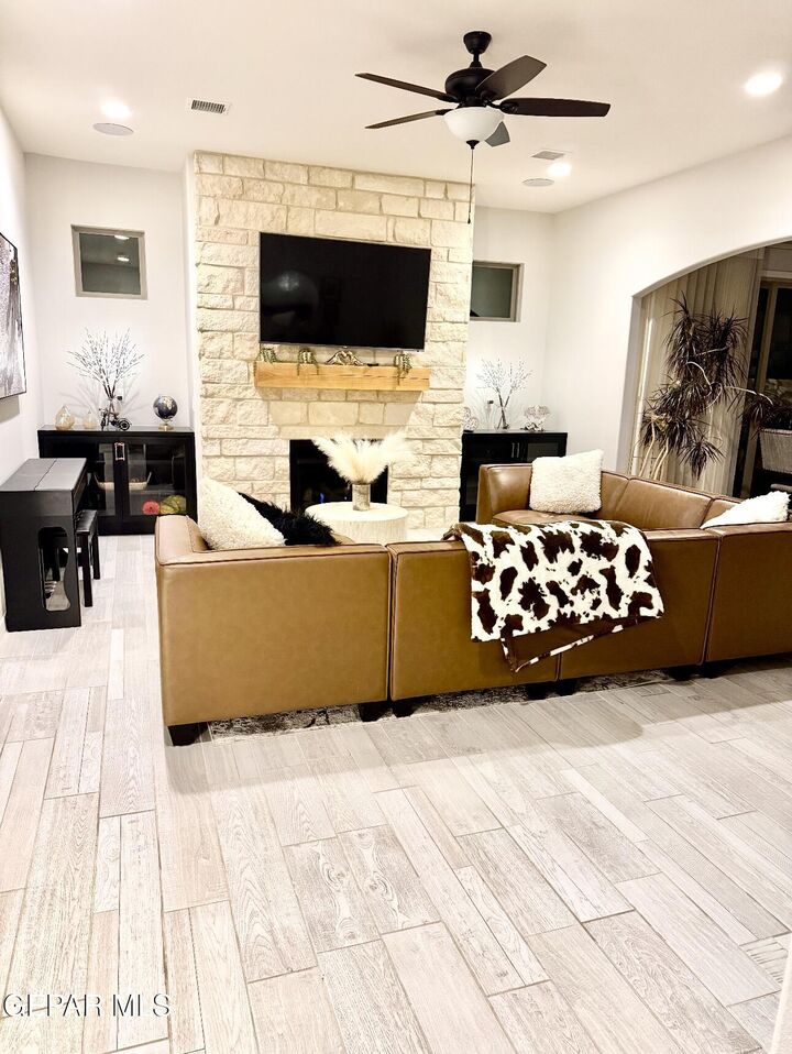 Property Photo:  2413 Tony Harper Street  TX 79938 